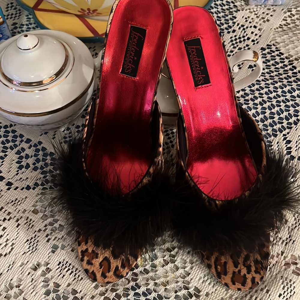 Black and leopard print slippers